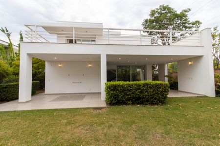 Casa de condomínio à venda com 434m², 4 quartos e 4 vagas Casa de condomínio à venda com 434m², 4 quartos e 4 vagasÁrea externa