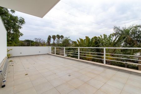 Casa de condomínio à venda com 434m², 4 quartos e 4 vagas Casa de condomínio à venda com 434m², 4 quartos e 4 vagasVaranda da Suite 1
