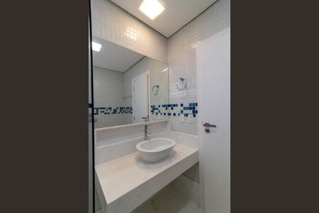 Casa de condomínio à venda com 434m², 4 quartos e 4 vagas Casa de condomínio à venda com 434m², 4 quartos e 4 vagasBanheiro da Suíte 3