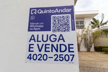 Casa de condomínio à venda com 434m², 4 quartos e 4 vagas Casa de condomínio à venda com 434m², 4 quartos e 4 vagasPlaca