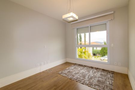 Casa de condomínio à venda com 434m², 4 quartos e 4 vagas Casa de condomínio à venda com 434m², 4 quartos e 4 vagasSuíte 3