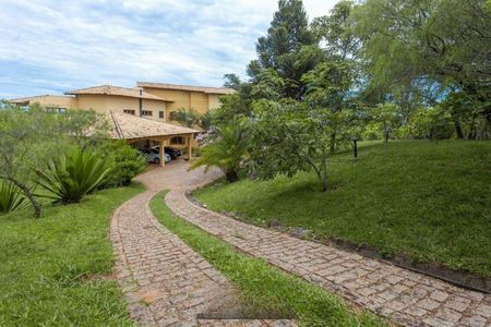 Casa de condomínio à venda com 700m², 5 quartos e 4 vagas