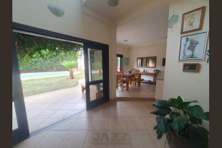 Casa de condomínio à venda com 360m², 3 quartos e 4 vagas