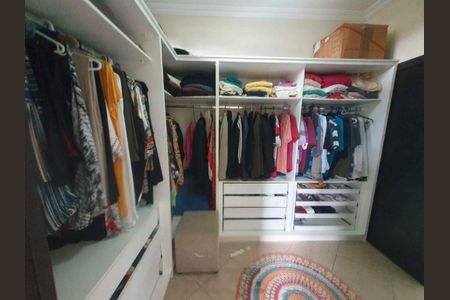 Casa de condomínio à venda com 360m², 3 quartos e 4 vagas