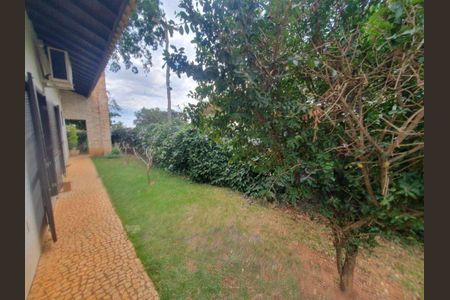 Casa de condomínio à venda com 360m², 3 quartos e 4 vagas
