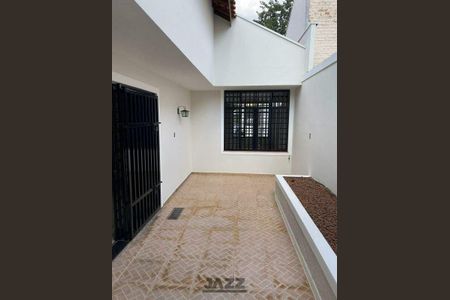 Casa à venda com 233m², 4 quartos e sem vaga