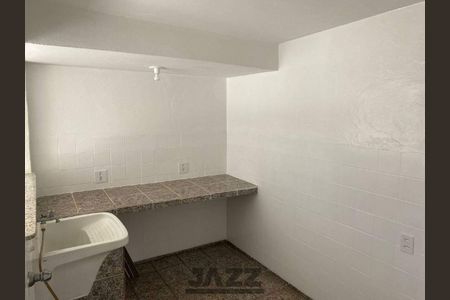 Casa à venda com 233m², 4 quartos e sem vaga