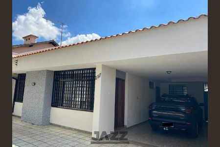 Casa à venda com 233m², 4 quartos e sem vaga