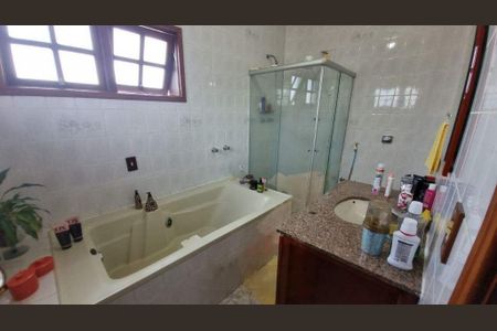 Casa à venda com 300m², 5 quartos e 4 vagas