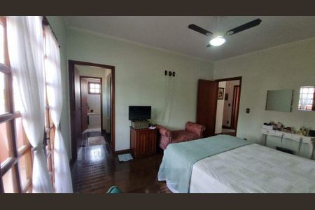 Casa à venda com 300m², 5 quartos e 4 vagas