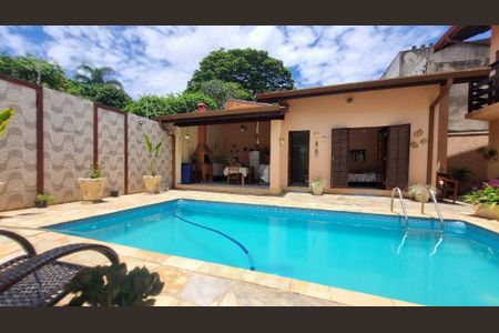 Casa à venda com 300m², 5 quartos e 4 vagas