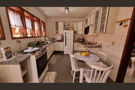 Casa à venda com 300m², 5 quartos e 4 vagas