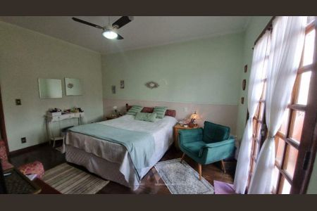 Casa à venda com 300m², 5 quartos e 4 vagas