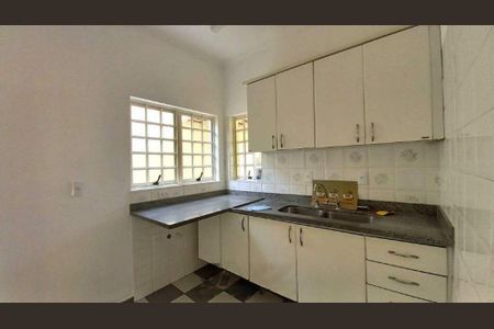 Casa à venda com 282m², 3 quartos e 4 vagas