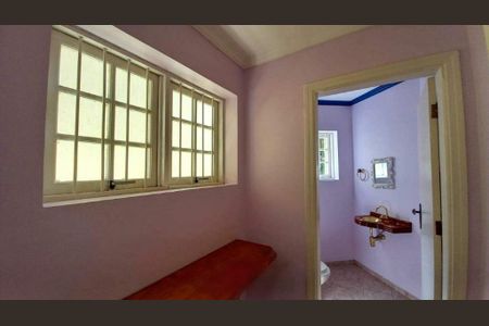 Casa à venda com 282m², 3 quartos e 4 vagas