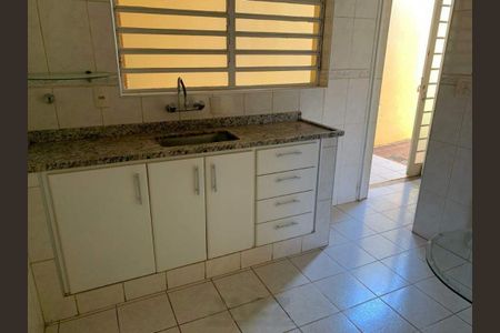 Casa à venda com 194m², 3 quartos e 2 vagas
