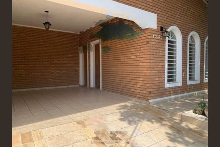 Casa à venda com 194m², 3 quartos e 2 vagas