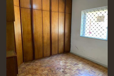Casa à venda com 194m², 3 quartos e 2 vagas