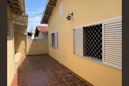 Casa à venda com 194m², 3 quartos e 2 vagas