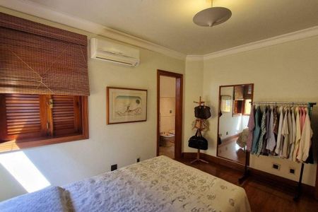 Casa de condomínio à venda com 496m², 4 quartos e 4 vagas