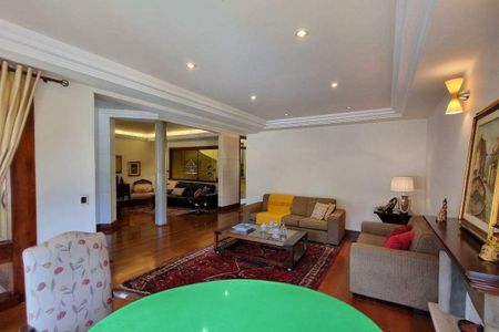 Casa de condomínio à venda com 496m², 4 quartos e 4 vagas