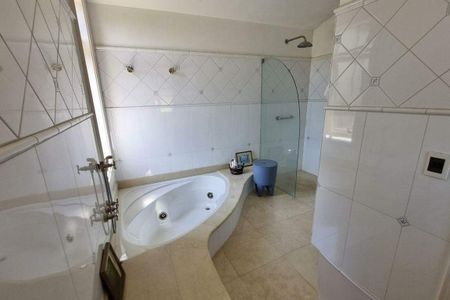 Casa de condomínio à venda com 496m², 4 quartos e 4 vagas