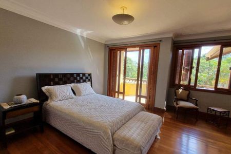 Casa de condomínio à venda com 496m², 4 quartos e 4 vagas