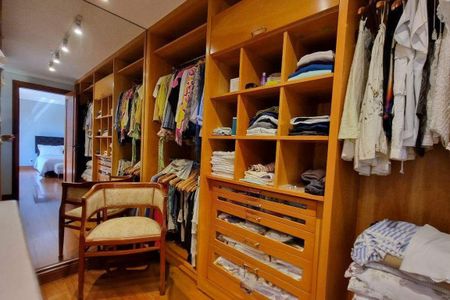 Casa de condomínio à venda com 496m², 4 quartos e 4 vagas