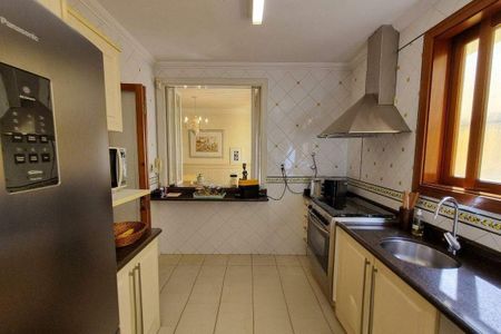 Casa de condomínio à venda com 496m², 4 quartos e 4 vagas