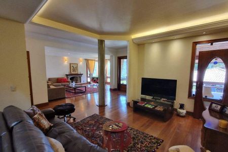 Casa de condomínio à venda com 496m², 4 quartos e 4 vagas