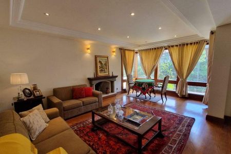 Casa de condomínio à venda com 496m², 4 quartos e 4 vagas