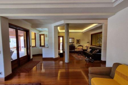 Casa de condomínio à venda com 496m², 4 quartos e 4 vagas