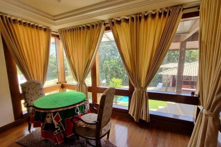 Casa de condomínio à venda com 496m², 4 quartos e 4 vagas