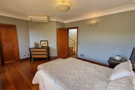 Casa de condomínio à venda com 496m², 4 quartos e 4 vagas