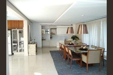 Casa de condomínio à venda com 700m², 4 quartos e 6 vagas