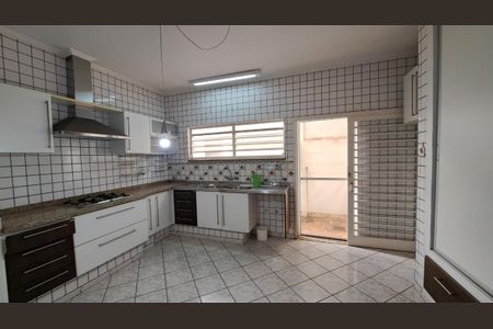 Casa à venda com 285m², 4 quartos e 4 vagas