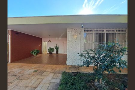 Casa à venda com 285m², 4 quartos e 4 vagas