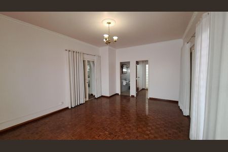 Casa à venda com 285m², 4 quartos e 4 vagas