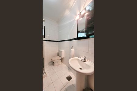 Casa de condomínio à venda com 528m², 5 quartos e 6 vagasBanheiro da Suíte 1