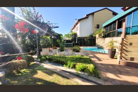 Casa de condomínio à venda com 528m², 5 quartos e 6 vagasÁrea Externa