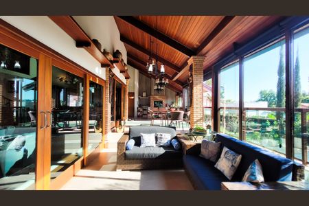 Casa de condomínio à venda com 528m², 5 quartos e 6 vagasÁrea Gourmet