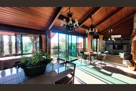 Casa de condomínio à venda com 528m², 5 quartos e 6 vagasÁrea Gourmet