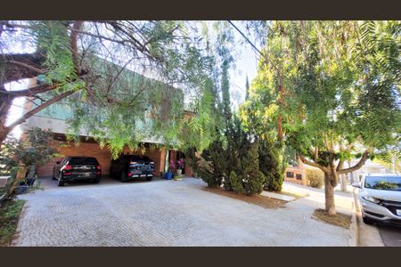 Casa de condomínio à venda com 528m², 5 quartos e 6 vagasFachada