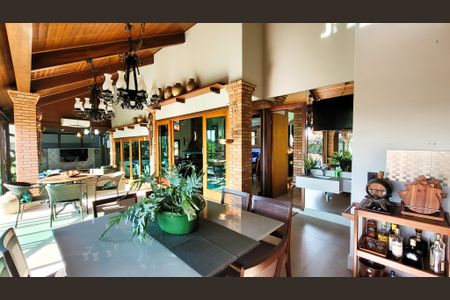 Casa de condomínio à venda com 528m², 5 quartos e 6 vagasÁrea Gourmet