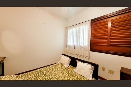 Casa de condomínio à venda com 528m², 5 quartos e 6 vagasQuarto 3