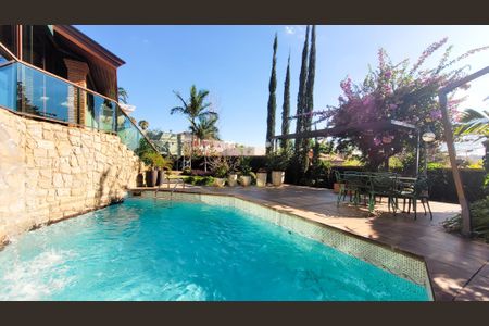 Casa de condomínio à venda com 528m², 5 quartos e 6 vagasÁrea comum - Piscina