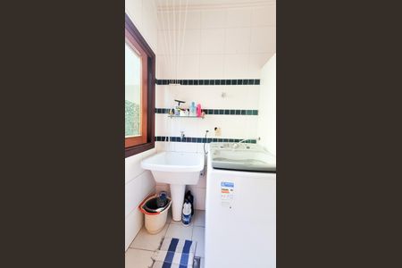 Casa de condomínio à venda com 528m², 5 quartos e 6 vagasÁrea de Serviço