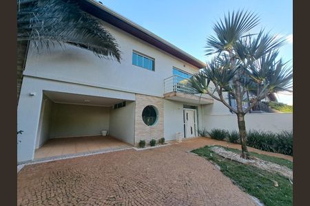 Casa à venda com 250m², 3 quartos e 3 vagas