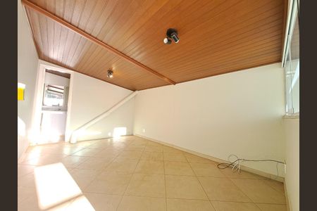 Casa à venda com 250m², 3 quartos e 3 vagas