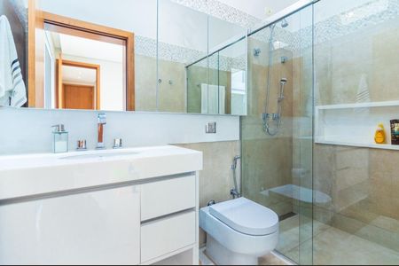 Casa de condomínio à venda com 537m², 4 quartos e 4 vagas